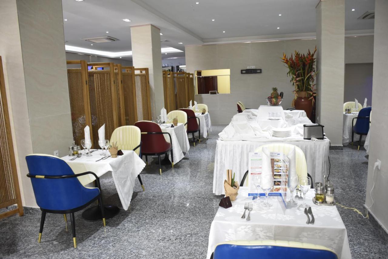 Hotel Royal Palace دوالا المظهر الخارجي الصورة